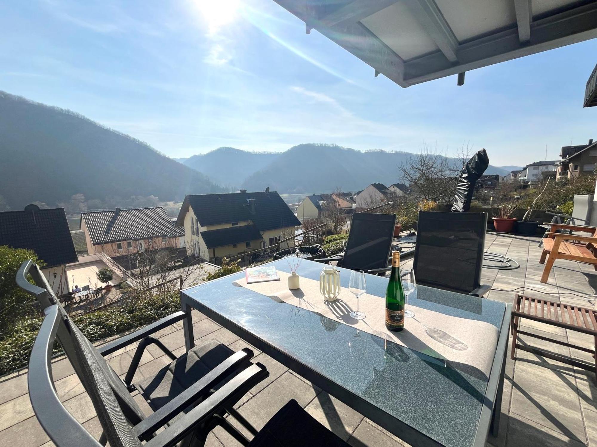 Ferienwohnung Sonnenterrasse, 1-4 Personen, 2 Schlafzimmer, Grosse Terrasse Müden Екстериор снимка
