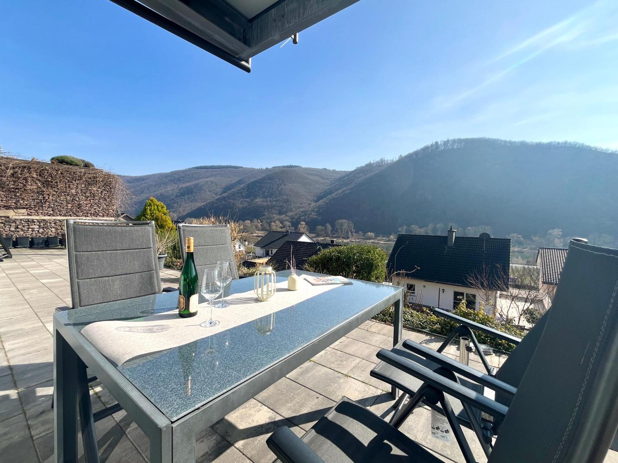 Ferienwohnung Sonnenterrasse, 1-4 Personen, 2 Schlafzimmer, Grosse Terrasse Müden Екстериор снимка