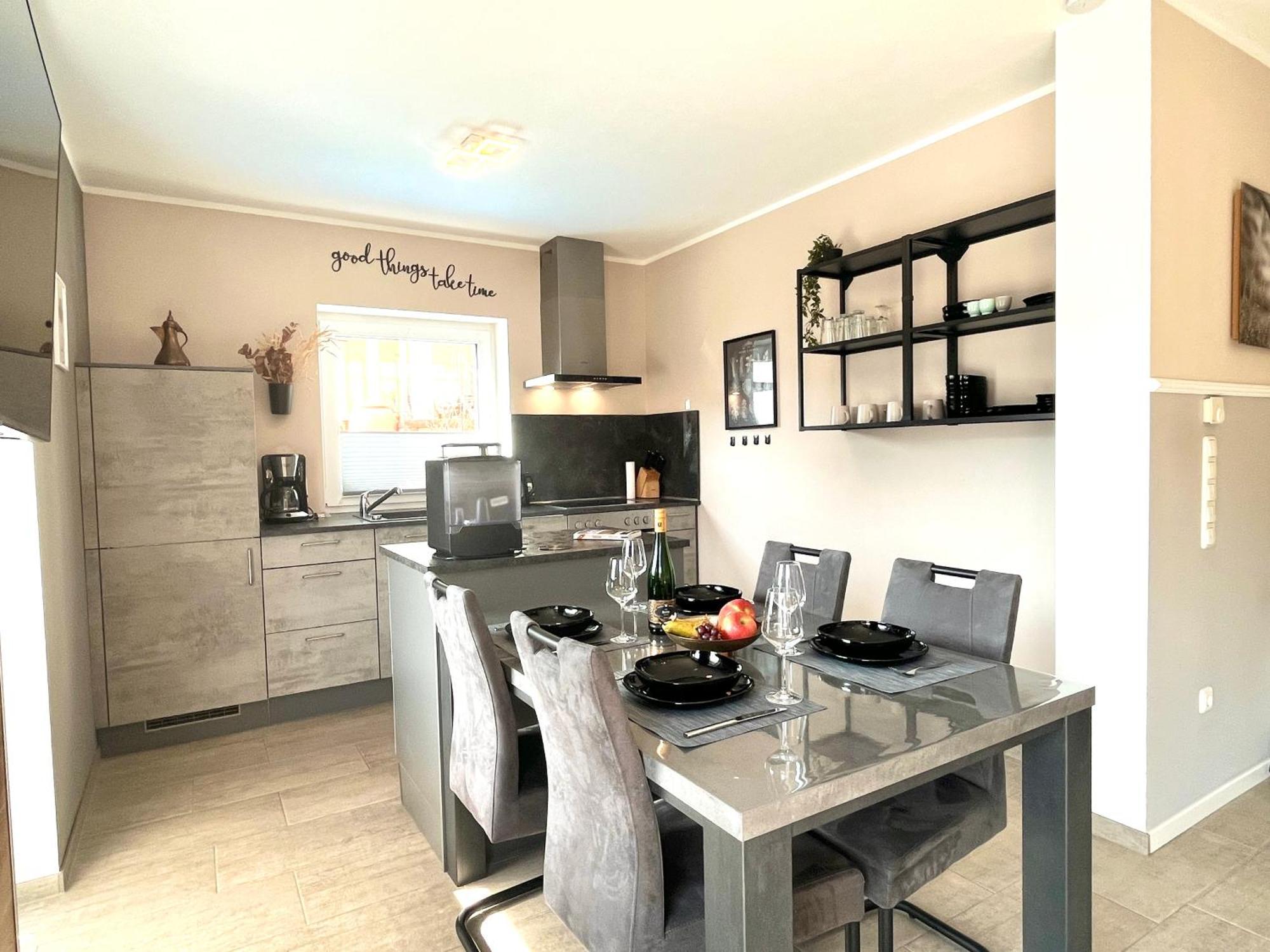 Ferienwohnung Sonnenterrasse, 1-4 Personen, 2 Schlafzimmer, Grosse Terrasse Müden Екстериор снимка
