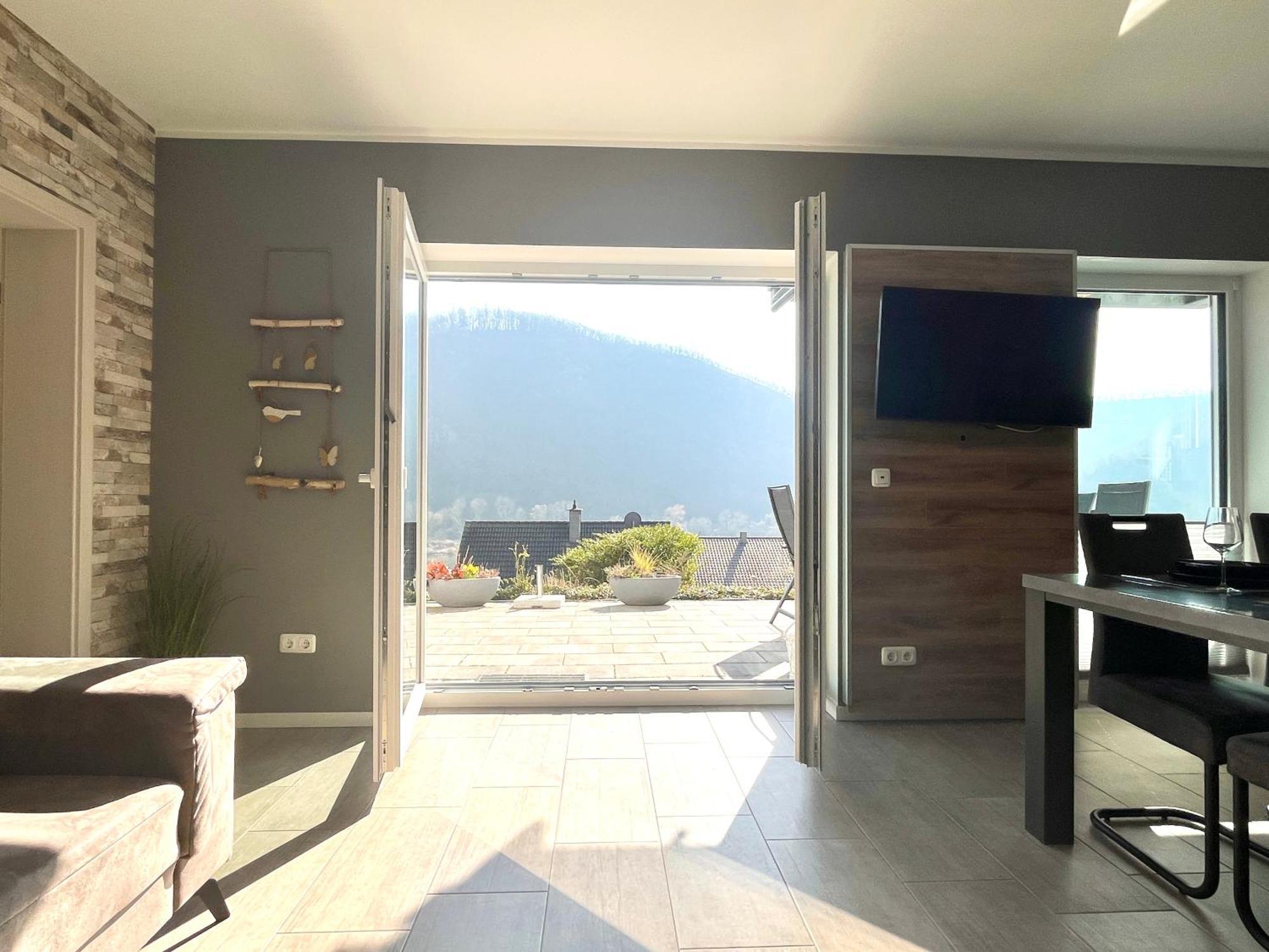 Ferienwohnung Sonnenterrasse, 1-4 Personen, 2 Schlafzimmer, Grosse Terrasse Müden Екстериор снимка